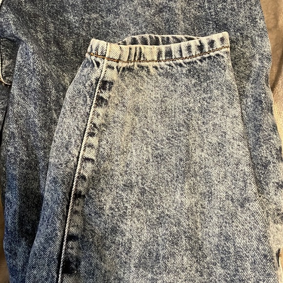 Garage mom jeans. Size 05. - Picture 3 of 4